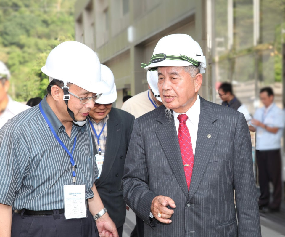 20141013 Previous Magistrat of Taoyuan, visited Taiyifong with other winners of Excellent Enterprise Award