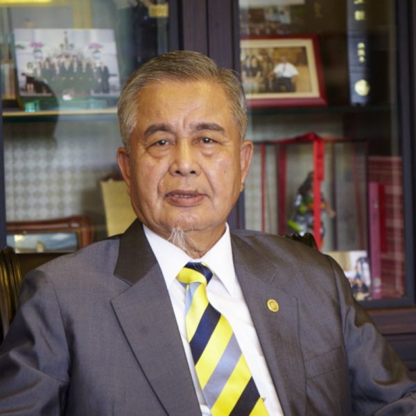 秦嘉鴻董事長
